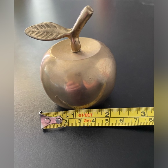 VINTAGE SHINY POLISHED SOLID BRASS APPLE HAND BELL FIGURINE - COOL TEACHER GIFT! - Picture 4 of 11